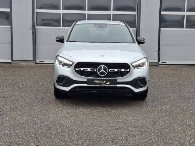 Mercedes-Benz GLA 200 Progressive