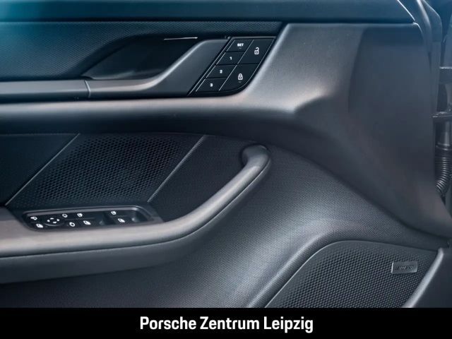 Porsche Taycan 4 Cross Turismo