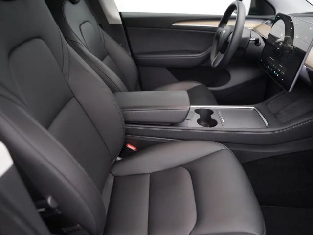 Tesla Model Y AWD Long Range