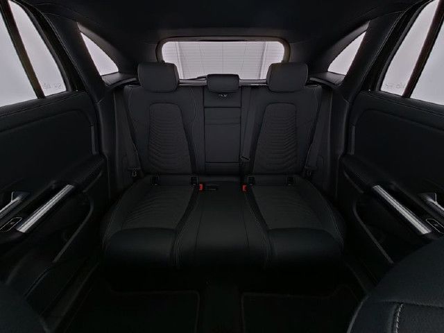 Mercedes-Benz EQA 300 4MATIC