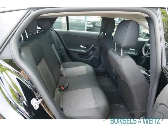 Mercedes-Benz CLA 200 CLA-Shooting EU6d AUTOMATIK AHK-klappbar Navi Digi