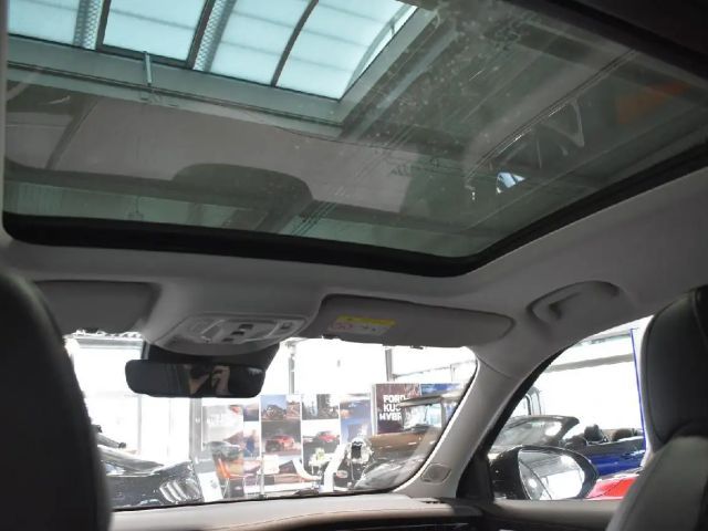 MG Marvel R Performance Tri-motor AWD