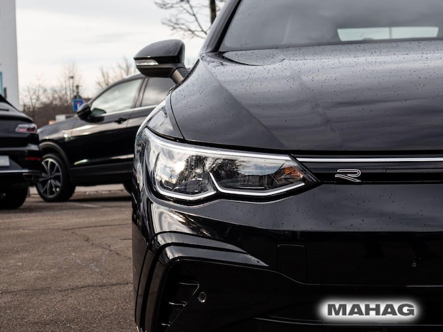 Volkswagen Golf 1.5 eTSI Golf VIII R-Line