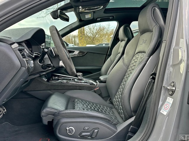 Audi RS4 Avant Quattro