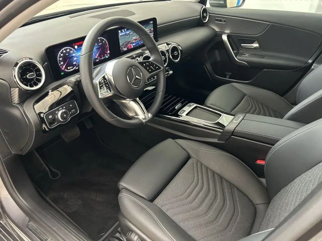 Mercedes-Benz A 180 A 180 d Hatchback