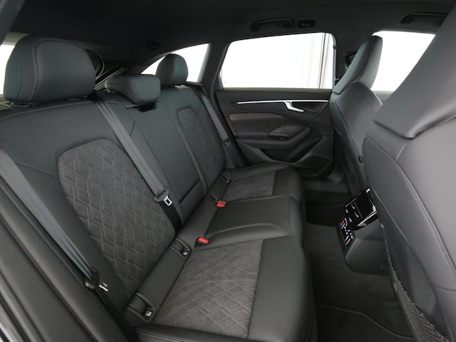 Audi A6 Avant Quattro S-Tronic