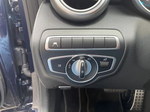 Mercedes-Benz C 200 AMG Line Coupé