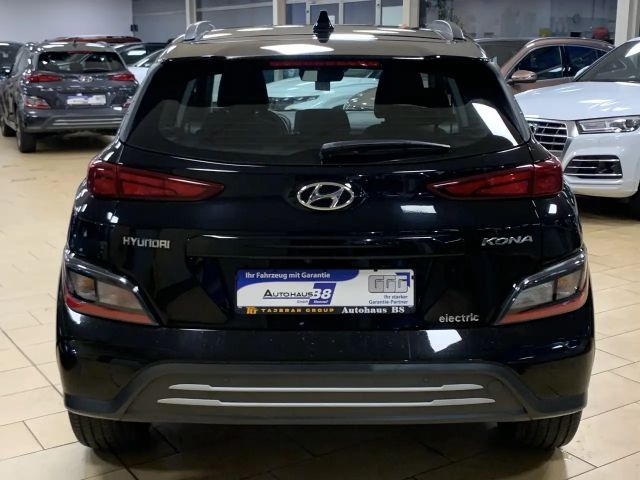 Hyundai Kona Select