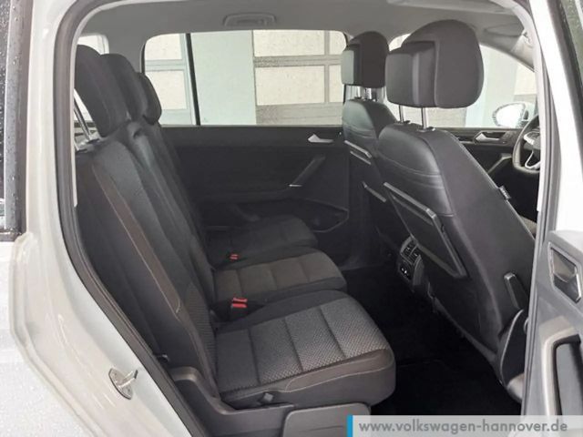 Volkswagen Touran 1.5 TSI DSG R-Line