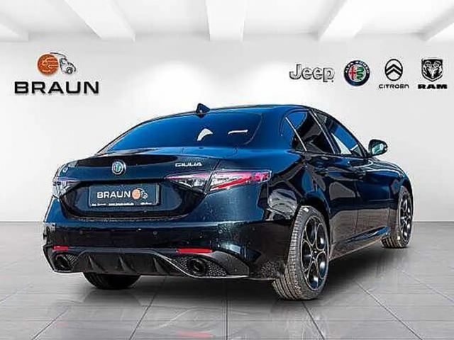 Alfa Romeo Giulia AT8 Q4