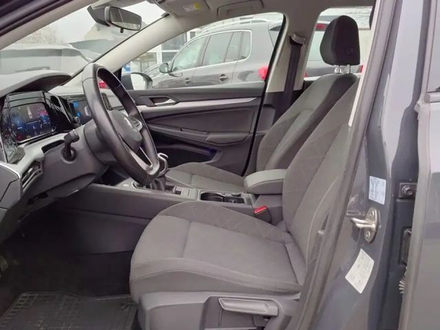 Volkswagen Golf Life Variant