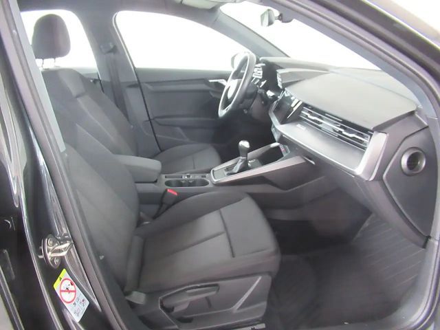 Audi A3 30 TFSI Sedan