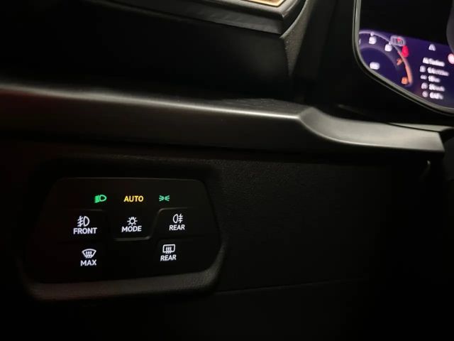 Cupra Leon NAVI KAM SHZG LHZG MATRIX DCC 19'' AHK VORB.