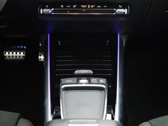 Mercedes-Benz GLA 200 4MATIC GLA 200 d