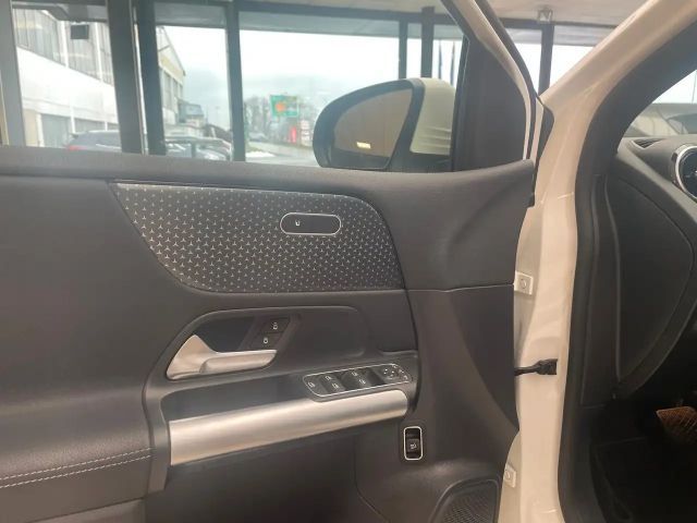 Mercedes-Benz B 180 Progressive