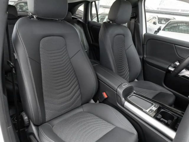 Mercedes-Benz GLA 180 Progressive