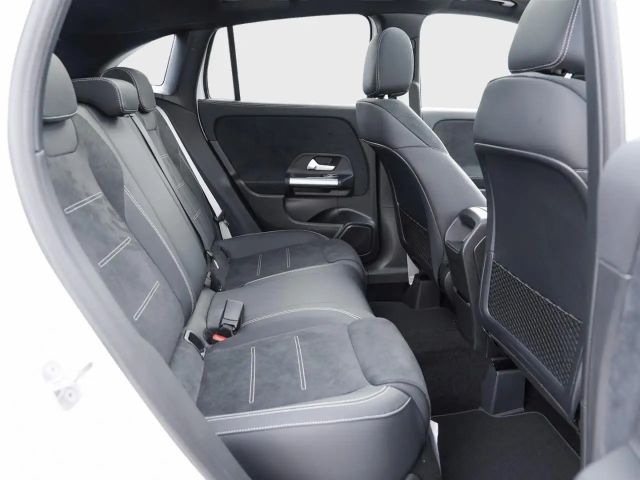 Mercedes-Benz GLA 200 AMG Line