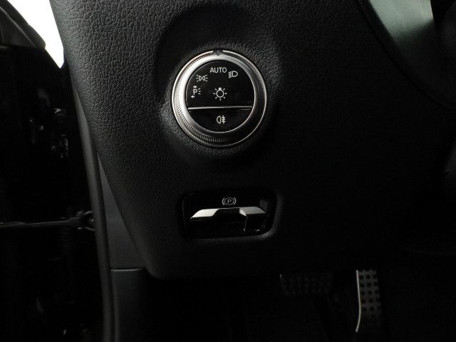 Mercedes-Benz C 200 Sedan