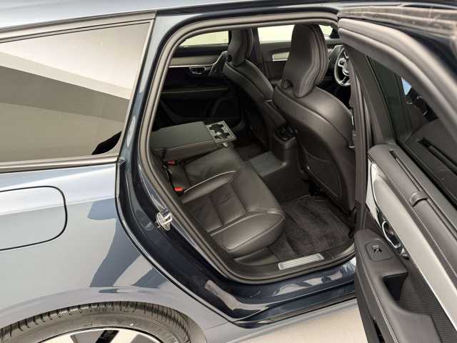 Volvo V90 AWD Dark Plus Recharge T6