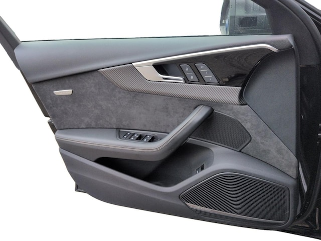 Audi RS4 Avant Quattro