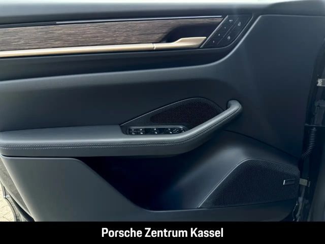 Porsche Macan 4