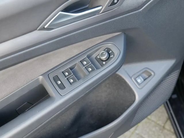 Volkswagen Golf DSG Style eHybrid