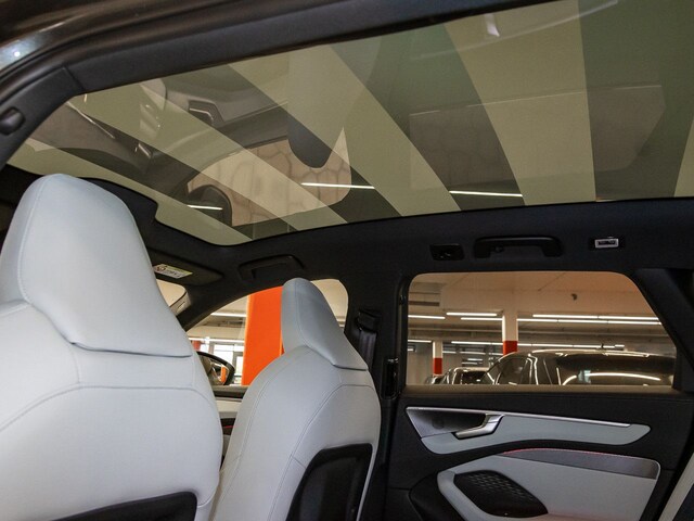 Audi A6 Avant Quattro S-Tronic