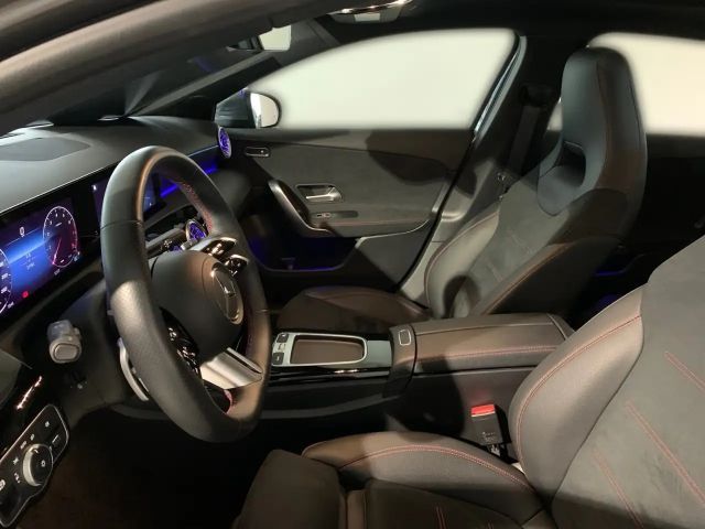 Mercedes-Benz A 180 AMG Line