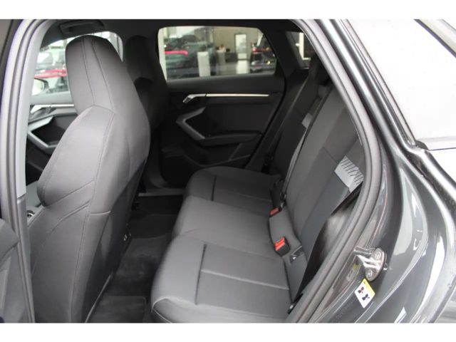 Audi A3 35 TFSI Business S-Tronic Sedan