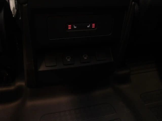 Land Rover Defender 110 D300 Dynamic SE