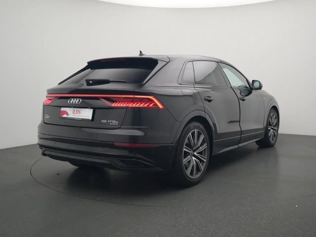 Audi Q8 S-Line