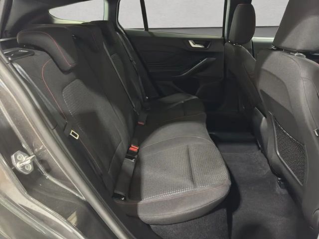 Ford Focus ST Line Wagon