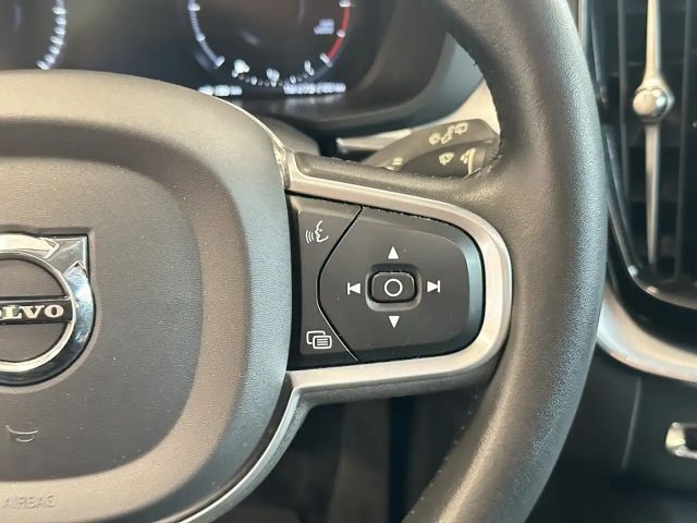 Volvo XC60 Momentum