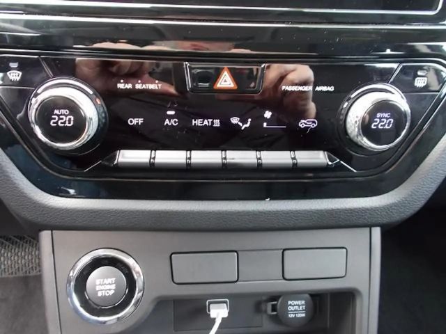 SsangYong Korando e-MOTION Bronce Keyless Wärmepumpe Kamera