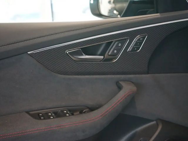 Audi RS Q8 Performance