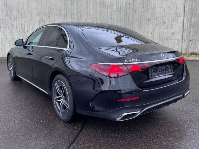 Mercedes-Benz E 220 AMG Line E 220 d Sedan