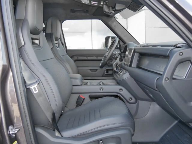 Land Rover Defender 110