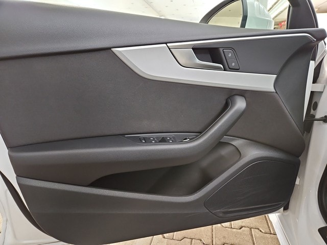 Audi A4 35 TFSI Avant S-Line S-Tronic