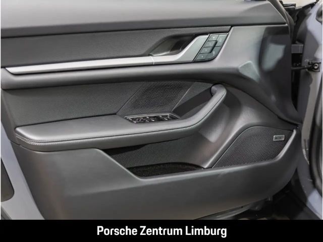 Porsche Taycan 4 Cross Turismo