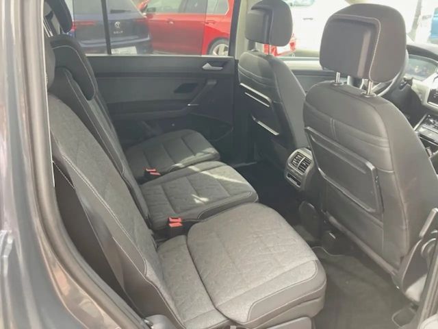 Volkswagen Touran 1.5 TSI DSG Move