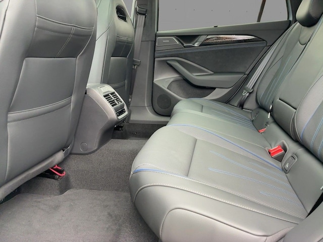 Volkswagen Passat R-Line eHybrid