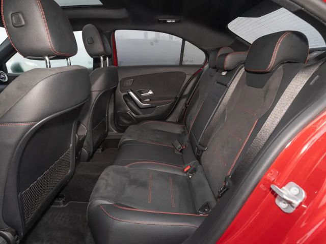 Mercedes-Benz A 220 4MATIC AMG Line