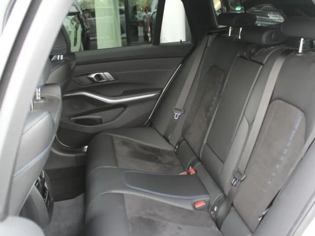 BMW 330 330e M-Sport Touring xDrive