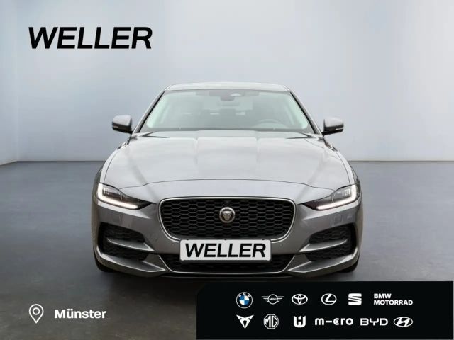 Jaguar XE AWD D200 SE