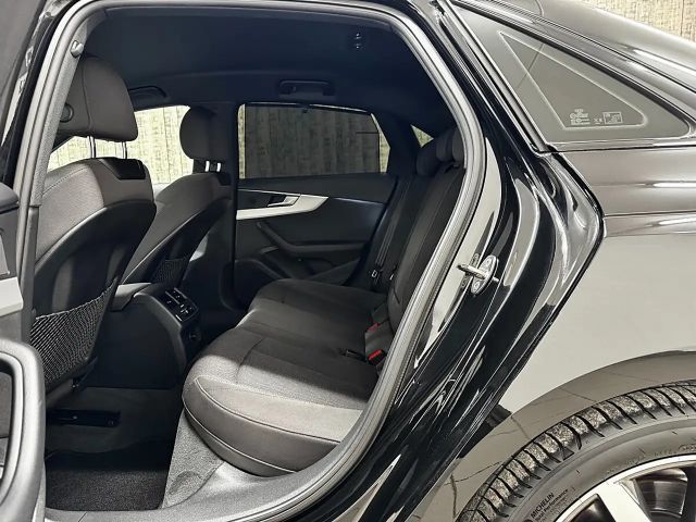 Audi A4 40 TDI Quattro S-Line S-Tronic Sedan