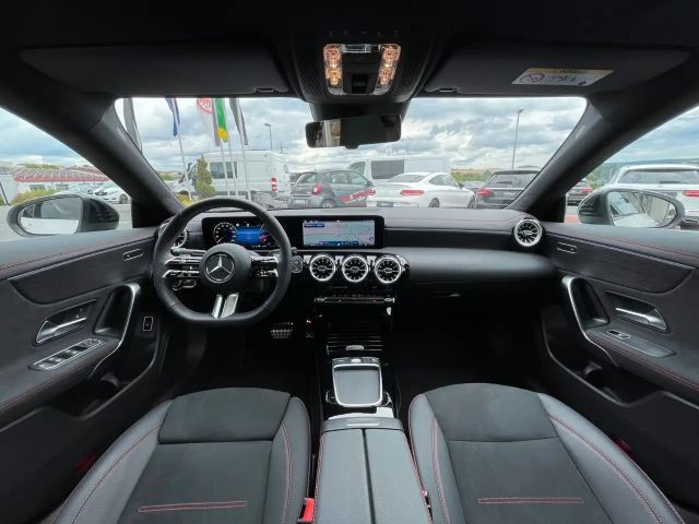 Mercedes-Benz CLA 200 AMG Line Coupé