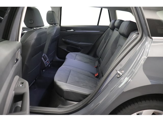 Volkswagen Golf 1.5 eTSI Style Variant