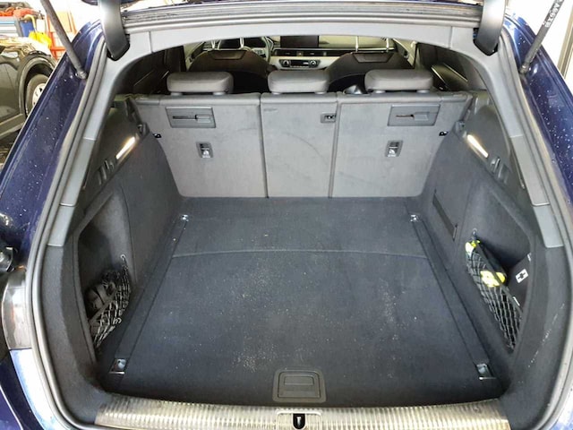 Audi A4 35 TFSI Avant S-Line