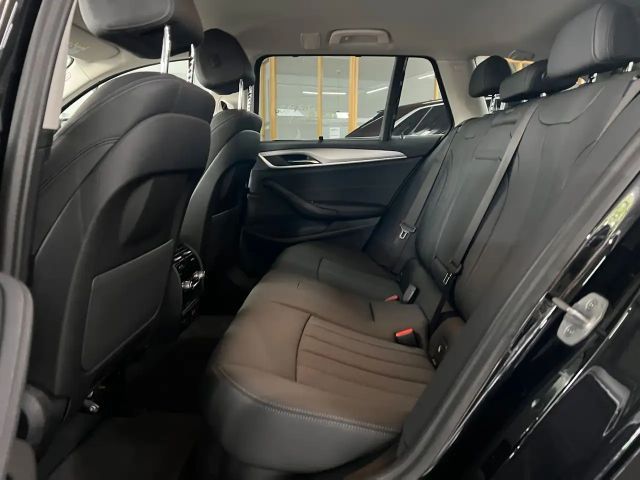 BMW 520 520d Business Line Touring xDrive