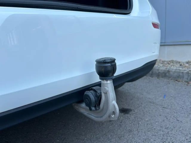 Mercedes-Benz A 180 MBUX+Wide+AHK+Cam+Navi+AUT+SHZ